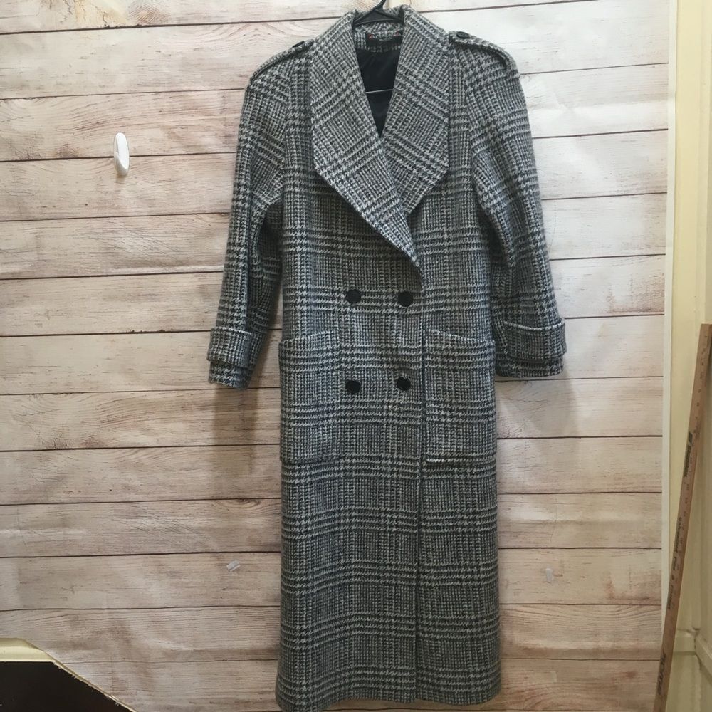EXCELLENT CONDITION VINTAGE ALORNA HERRINGBONE MAXI COAT IN 100% WOOL